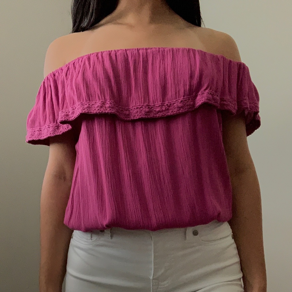 Magenta off-shoulder Mossimo top